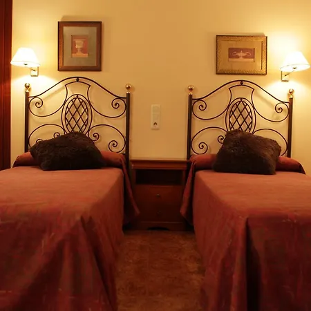 Hotel Los Arcos 2*